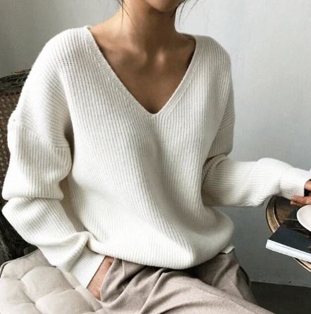 Bequemer Oversize-Pullover mit V-Ausschnitt – Produktansicht 4