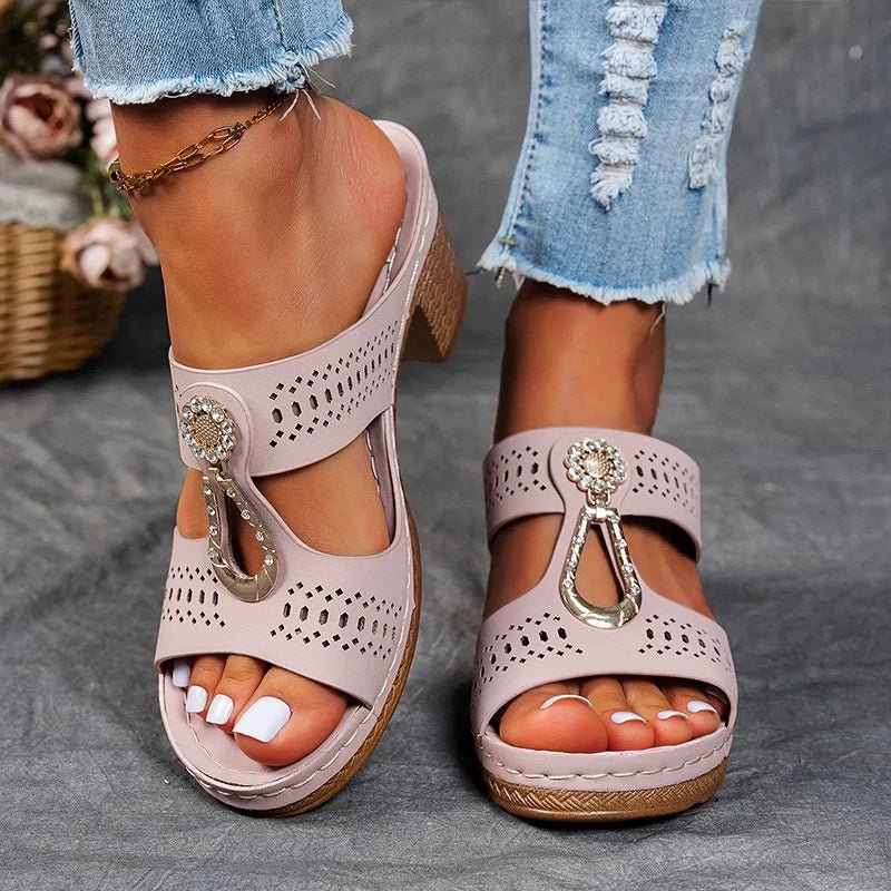 Bequeme Sandalen mit weicher Dämpfung in Wickeloptik – Produktansicht 4