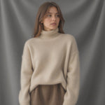 Oversize-Rollkragenpullover mit Kaschmiranteil – Produktansicht 2