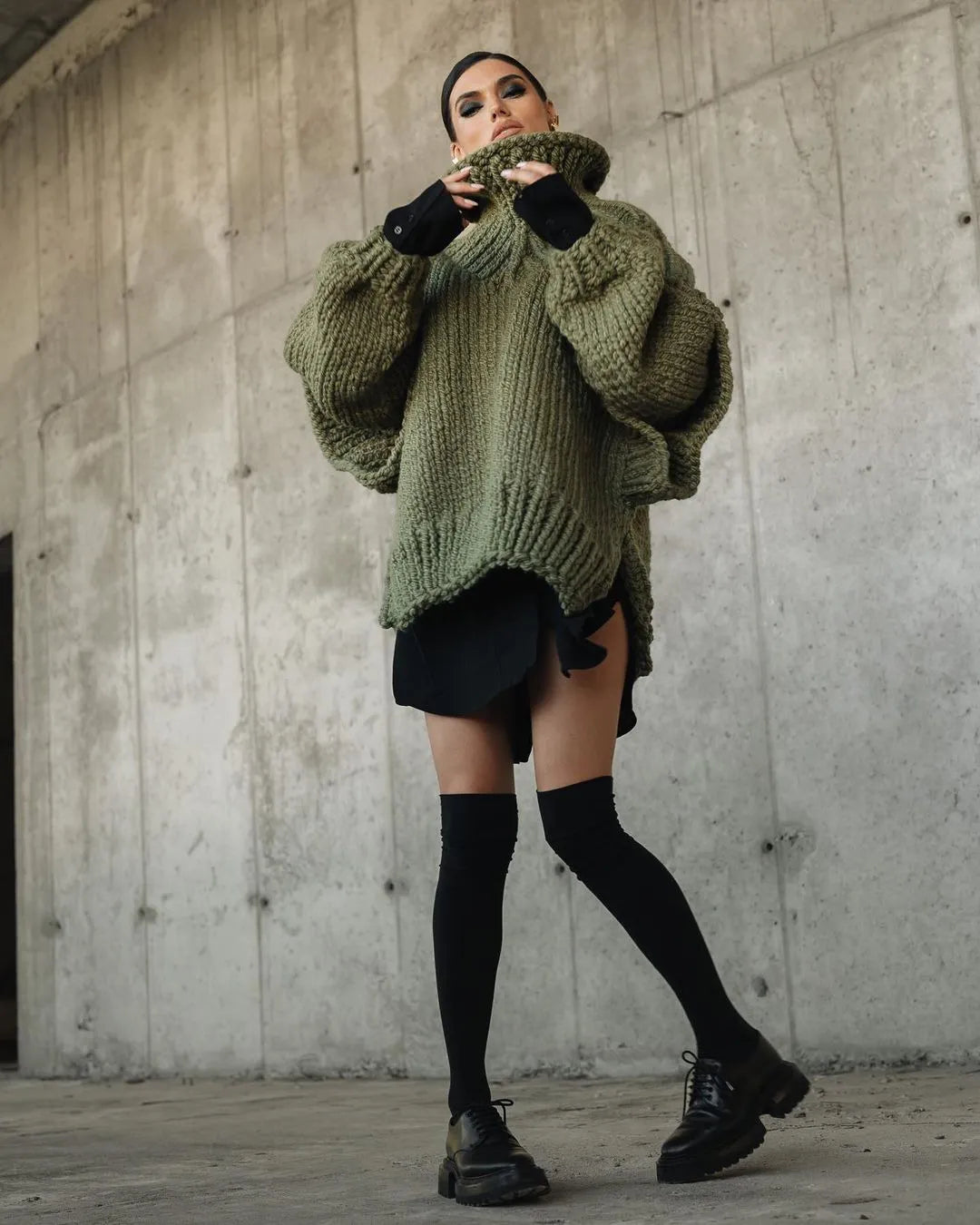 Chunky Rollkragenpullover mit Puffärmeln – Produktansicht 9