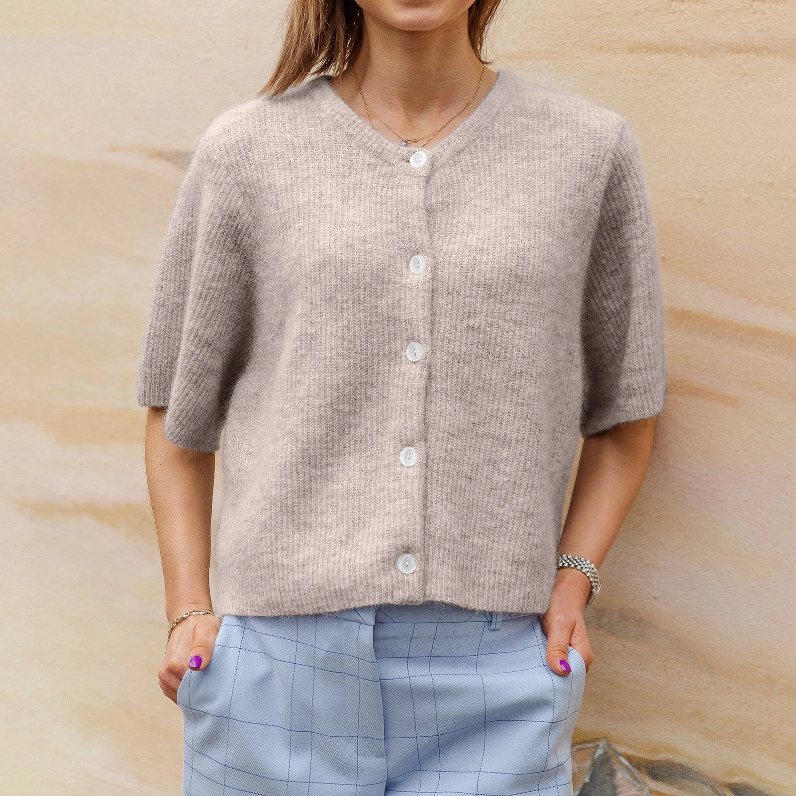 Eleganter Cardigan mit kurzen Ärmeln – Produktansicht 3
