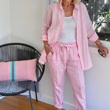 Elegantes Set aus Oberteil und Hose – Produktansicht 1